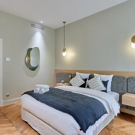 Center Of By Prestige Paris