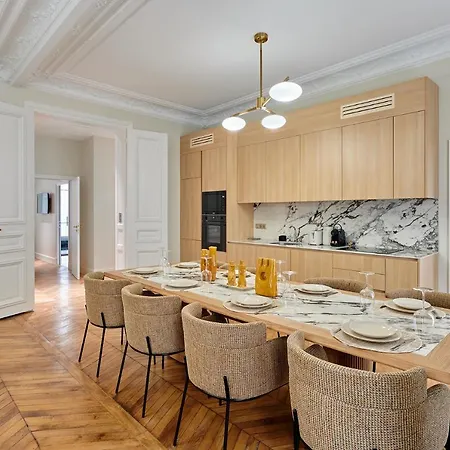 Center Of By Prestige Paris