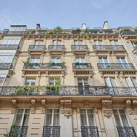 Center Of By Prestige Paris