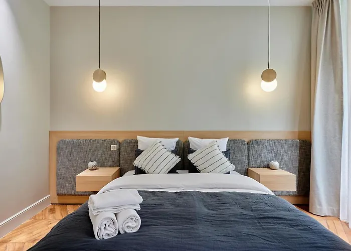Center Of By Prestige Paris