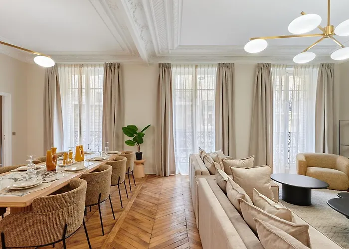 Daire Center Of By Prestige